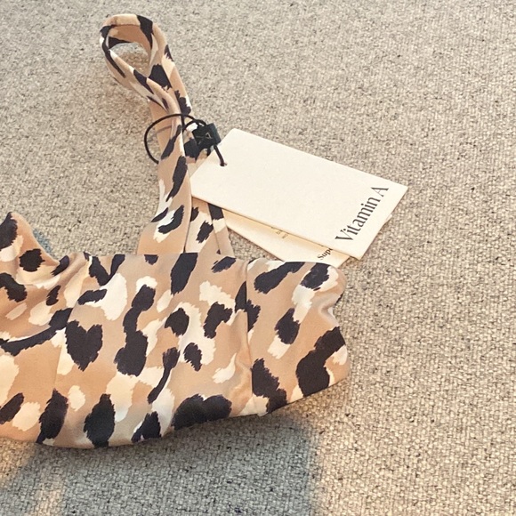 NWT Vitamin A Kaya Bikini Top - Picture 7 of 10
